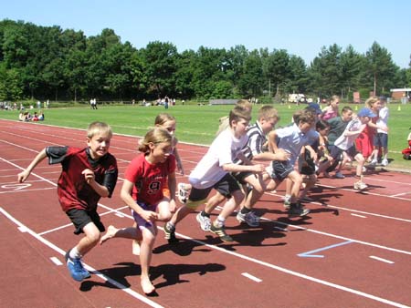 03-06-27sportfest100